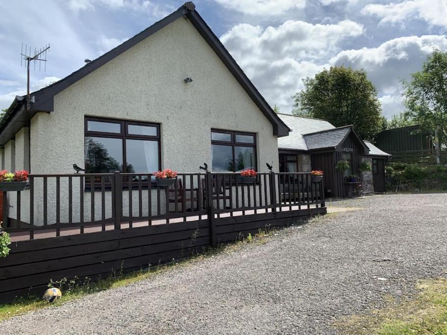 Snowberry Cottage No 2 Онич Екстериор снимка